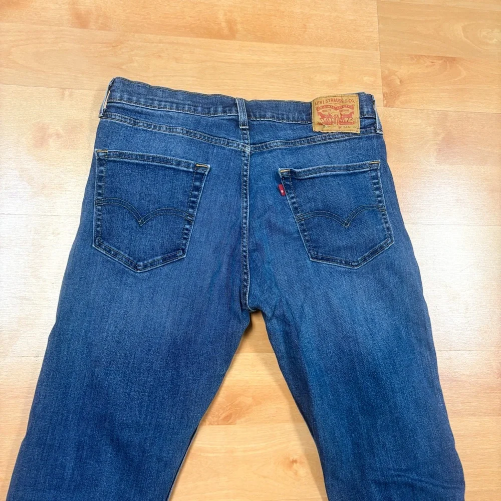 Levis men’s medium